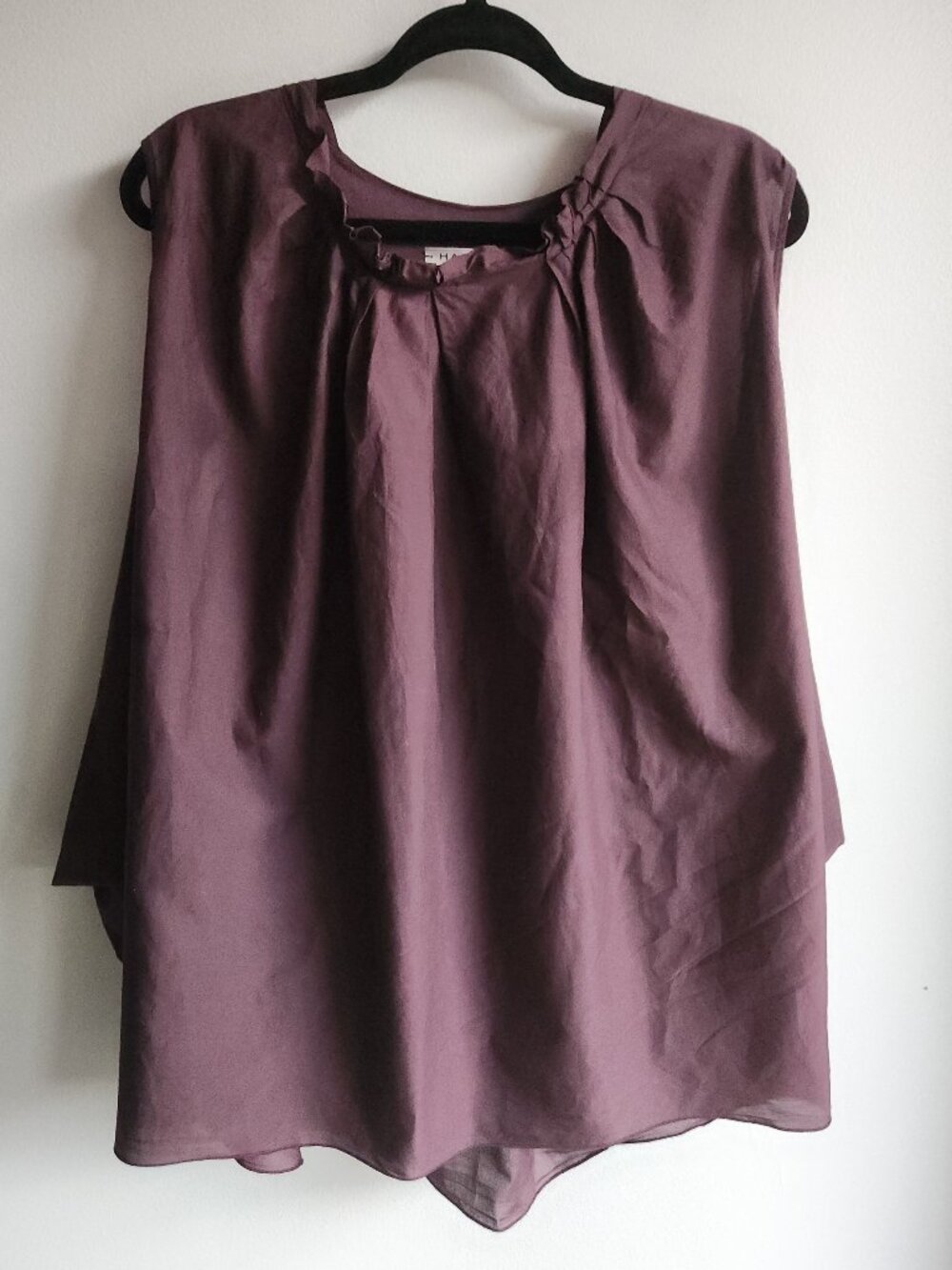 Sleeveless Pleated Women’s Blouse - Plum